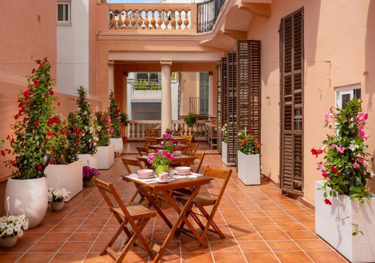 Antonios Hostal Sitges Eksteriør bilde