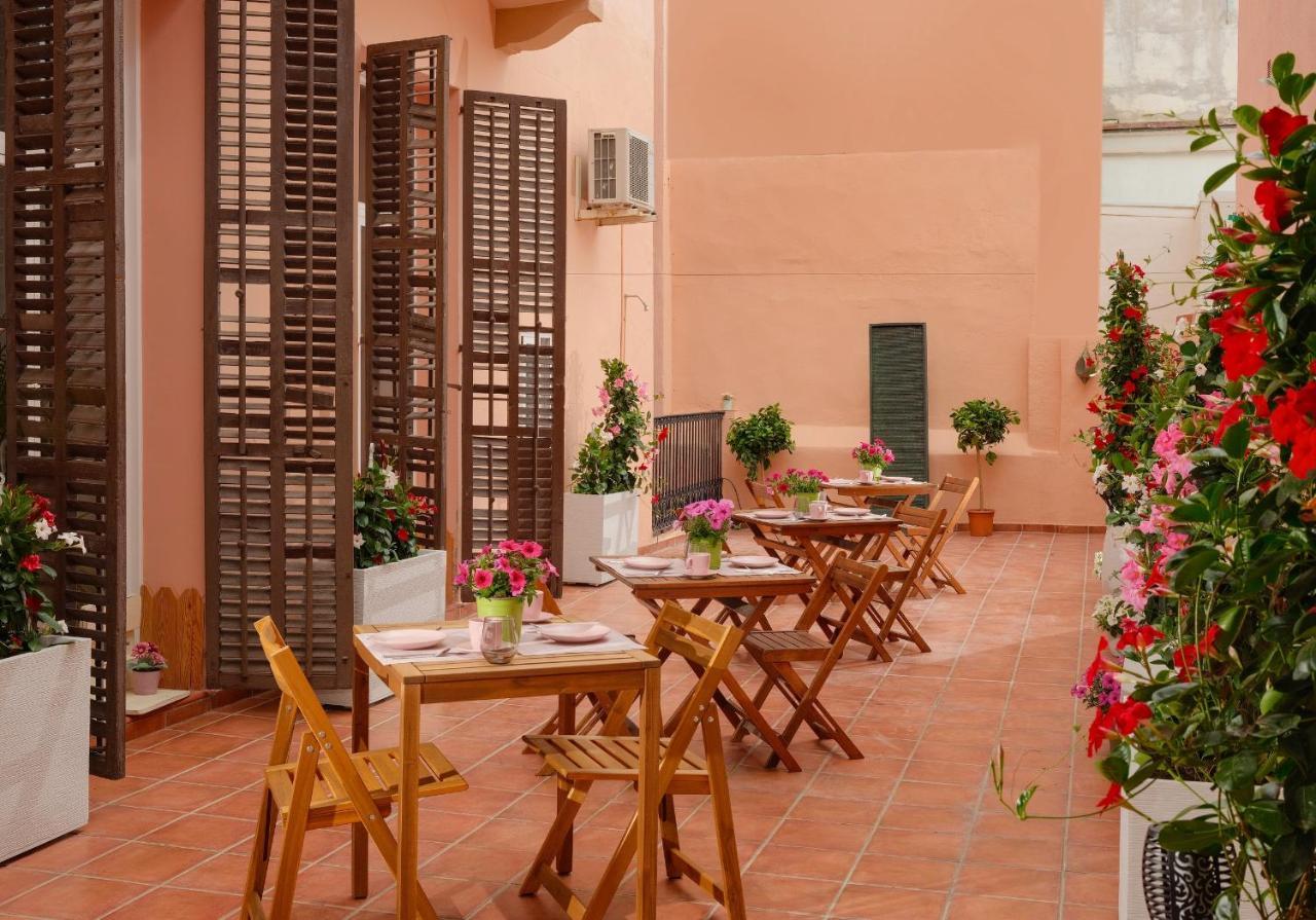 Antonios Hostal Sitges Eksteriør bilde