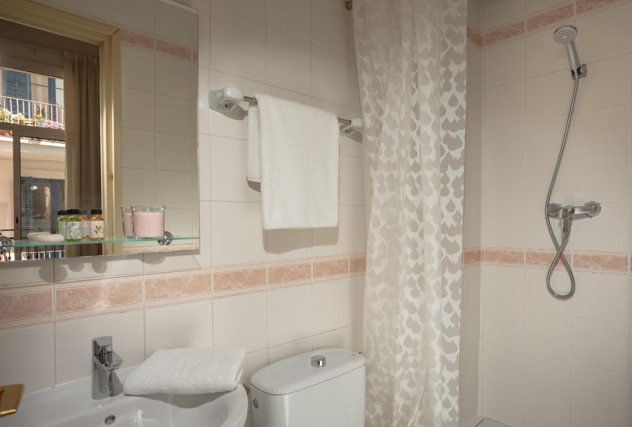 Antonios Hostal Sitges Eksteriør bilde