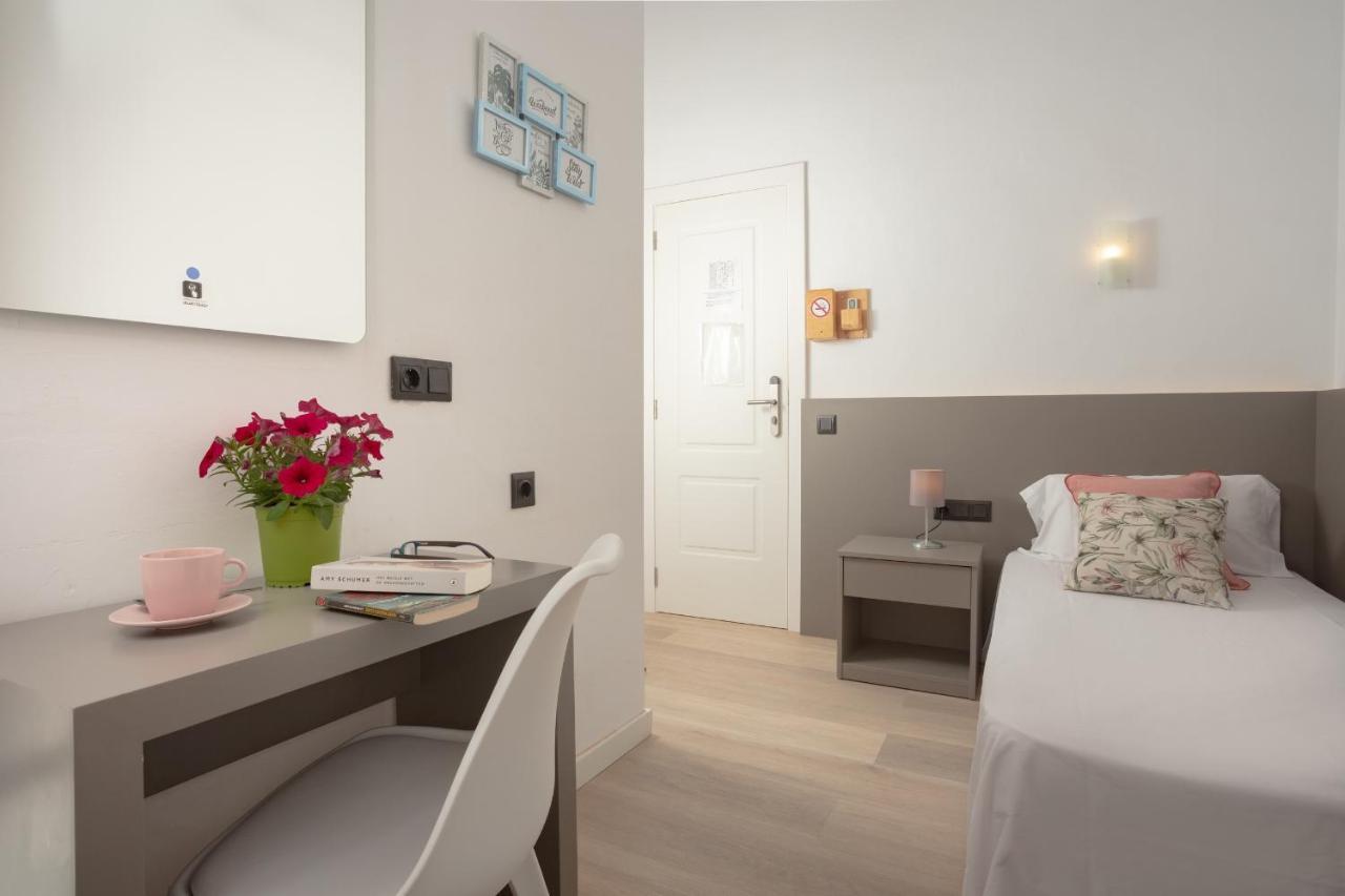 Antonios Hostal Sitges Eksteriør bilde