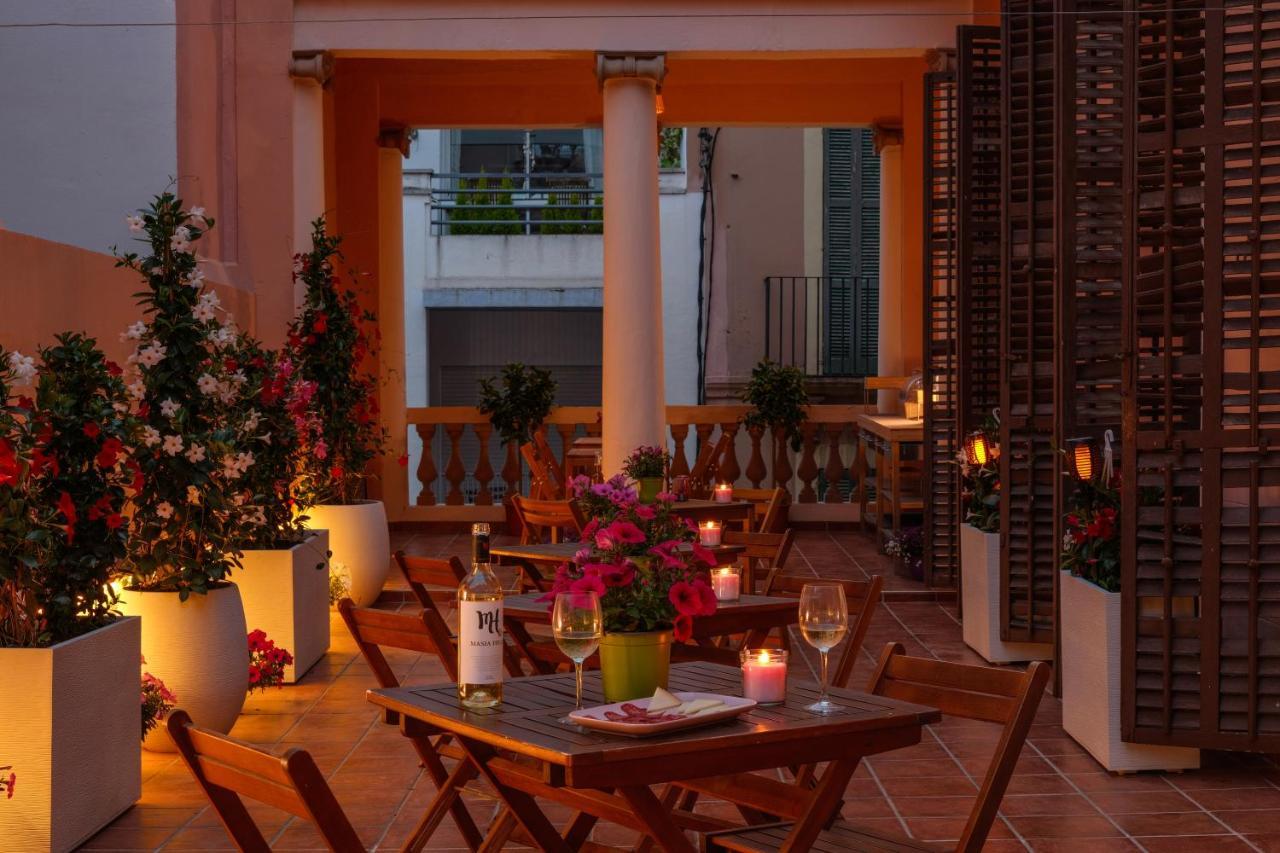 Antonios Hostal Sitges Eksteriør bilde